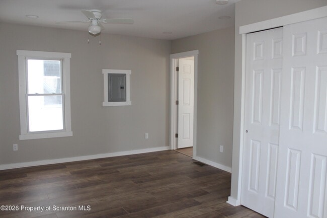 Building Photo - 215 Ferdinand St