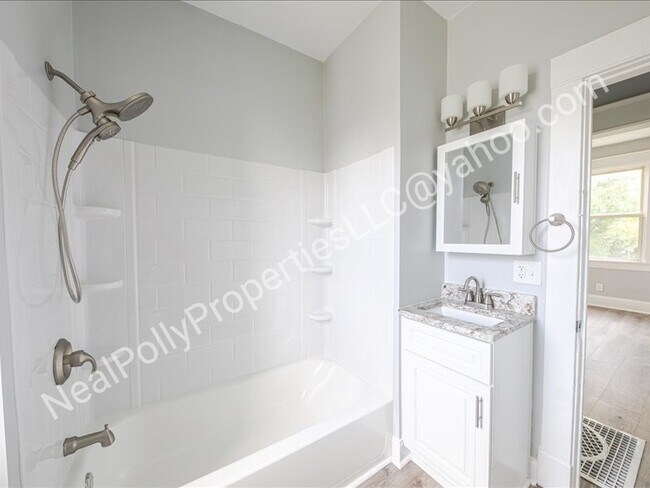 Building Photo - 1795 Kahn Avenue