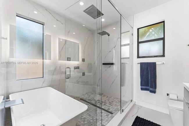 Building Photo - 445 NE 76th St