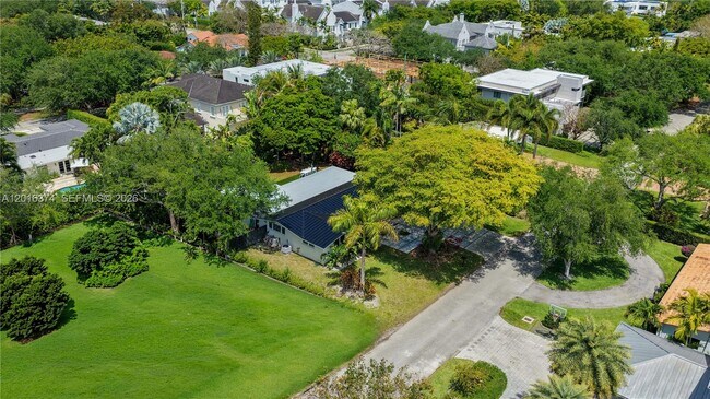 Building Photo - 7830 SW 53rd Pl