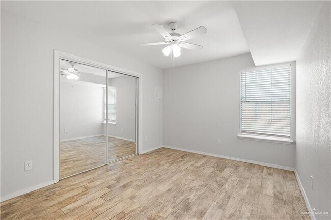 Building Photo - 10 West Dr