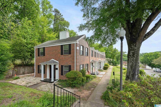 Building Photo - 1780 Valley Ave