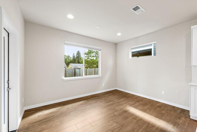 Building Photo - Modern 4-Bedroom Yelm Home with Covered Patio, Outdoor Fireplace & Office/Flex Space!