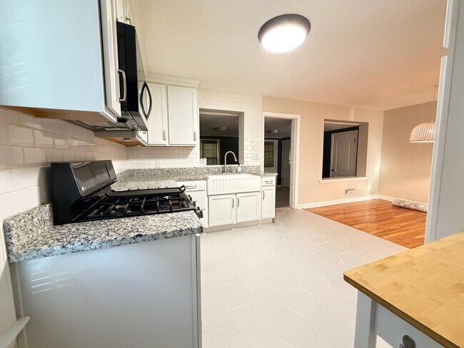 Building Photo - The 3 Bedroom In St. Matthews You've Been Looking For!