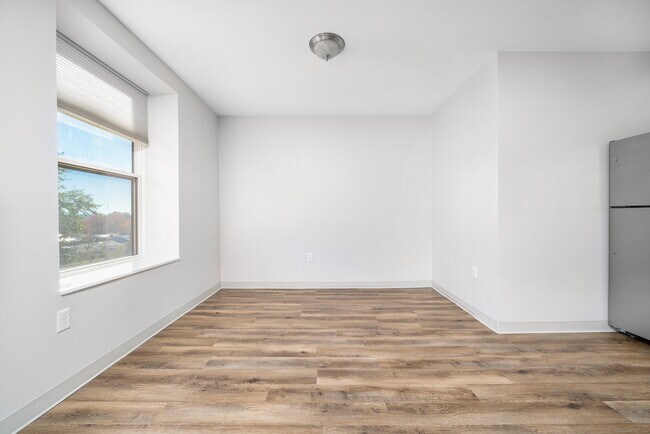 Building Photo - 170 Ridge Rd