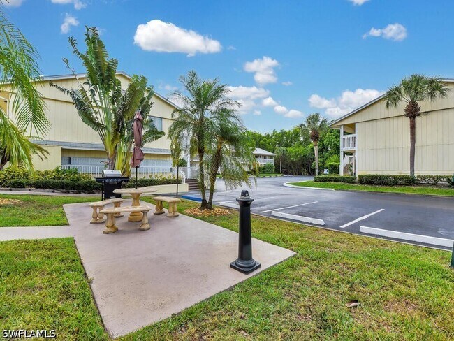 Building Photo - 4617 Bayshore Dr