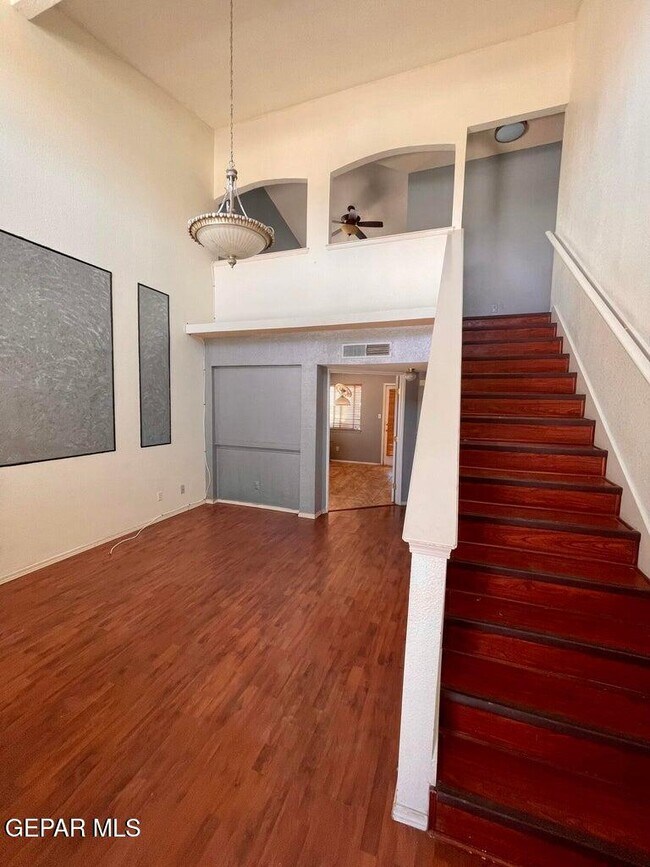 Building Photo - 3033 Tierra Humeda Dr