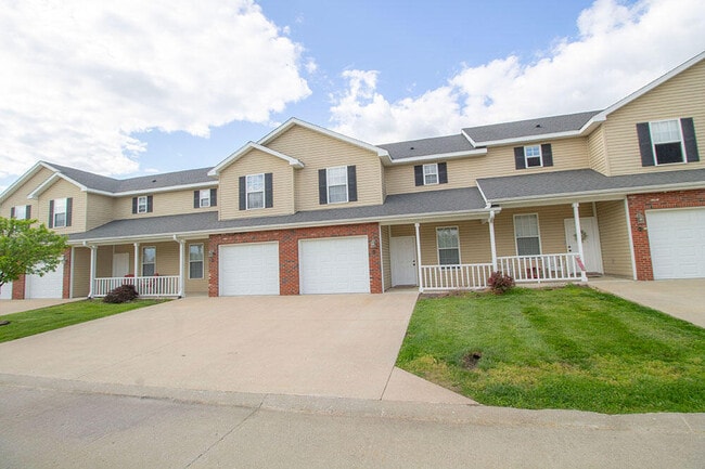 Building Photo - 5000 Derby Ridge Dr