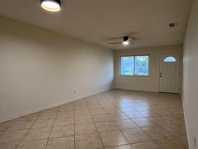 Building Photo - 127 Rio Del Mar St