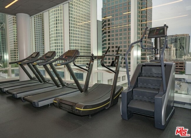 Building Photo - 877 Francisco St