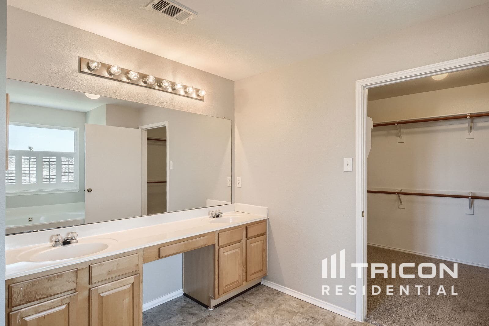 Building Photo - 101 Redbud Dr