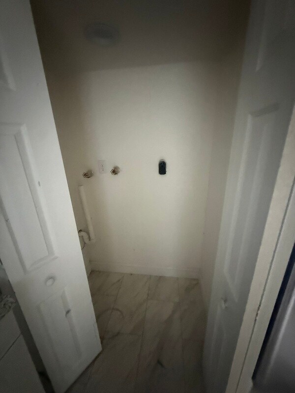 Building Photo - 1300-1330 Windsor Avenue - 1302 B