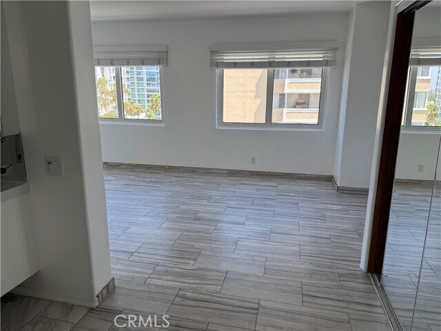Building Photo - 525 E Seaside Way