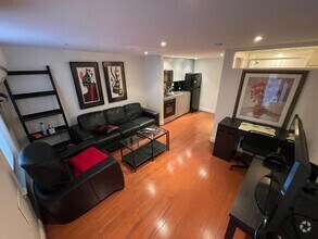 Building Photo - Fully Furnished English Basement near Capi...
