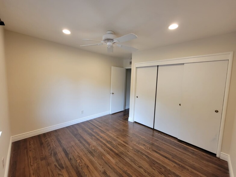 Building Photo - 4380 Entrada Dr