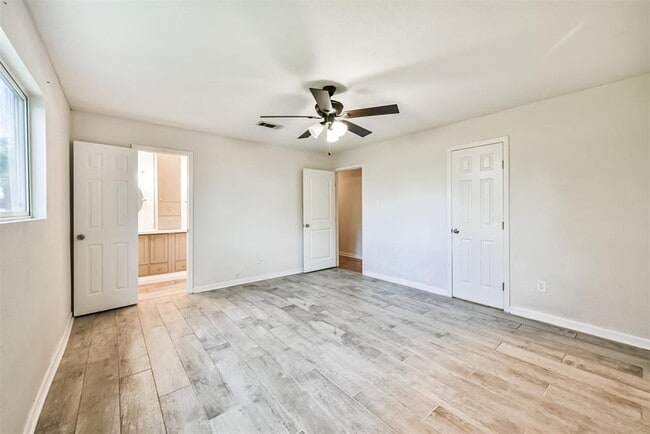 Building Photo - 16031 Birch Vale Dr