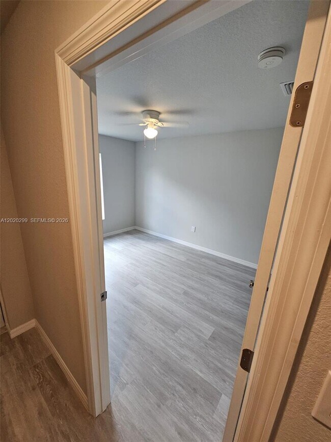 Building Photo - 1407 Las Villas Blvd