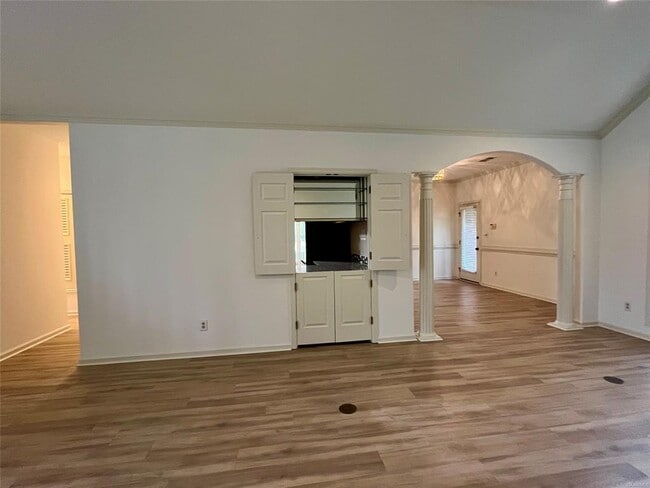 Building Photo - 8601 Harvest Ridge Dr