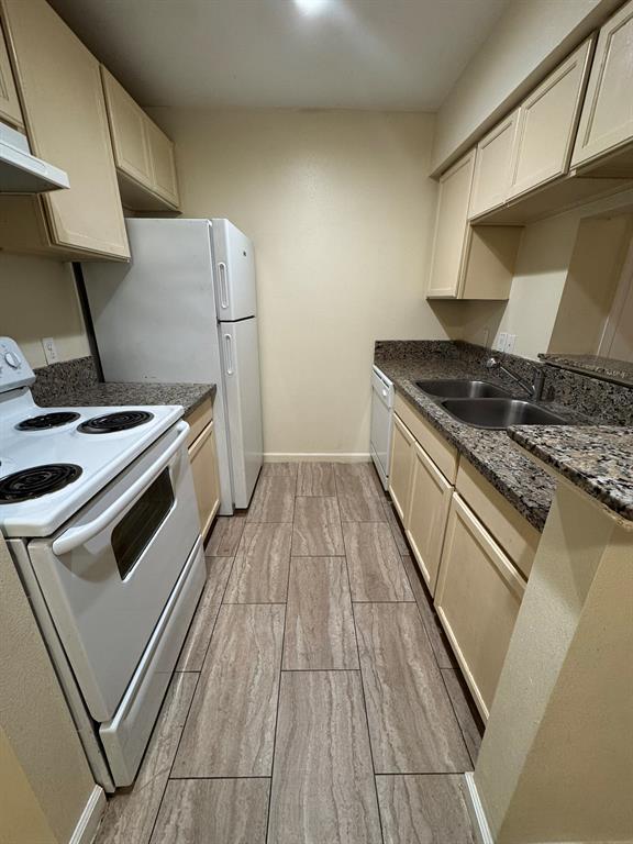Building Photo - 717 Richcrest Dr