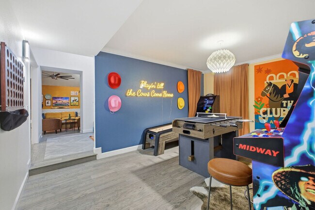 Building Photo - 2915 Quail Oak St