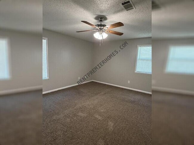 Building Photo - 3611 Pelton Rd