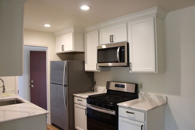 Building Photo - 38500 Paseo Padre Pkwy