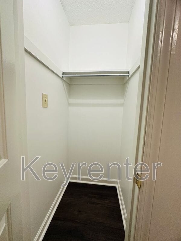 Building Photo - 132 Durwood Rd