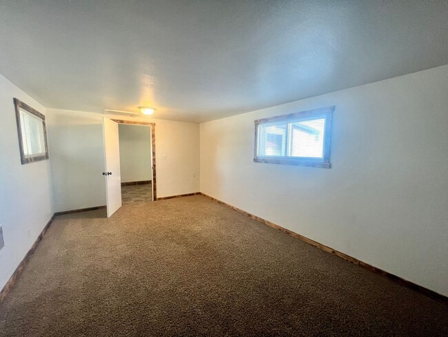 Building Photo - Charming 3 Bedroom 2 Bathroom Country Home...