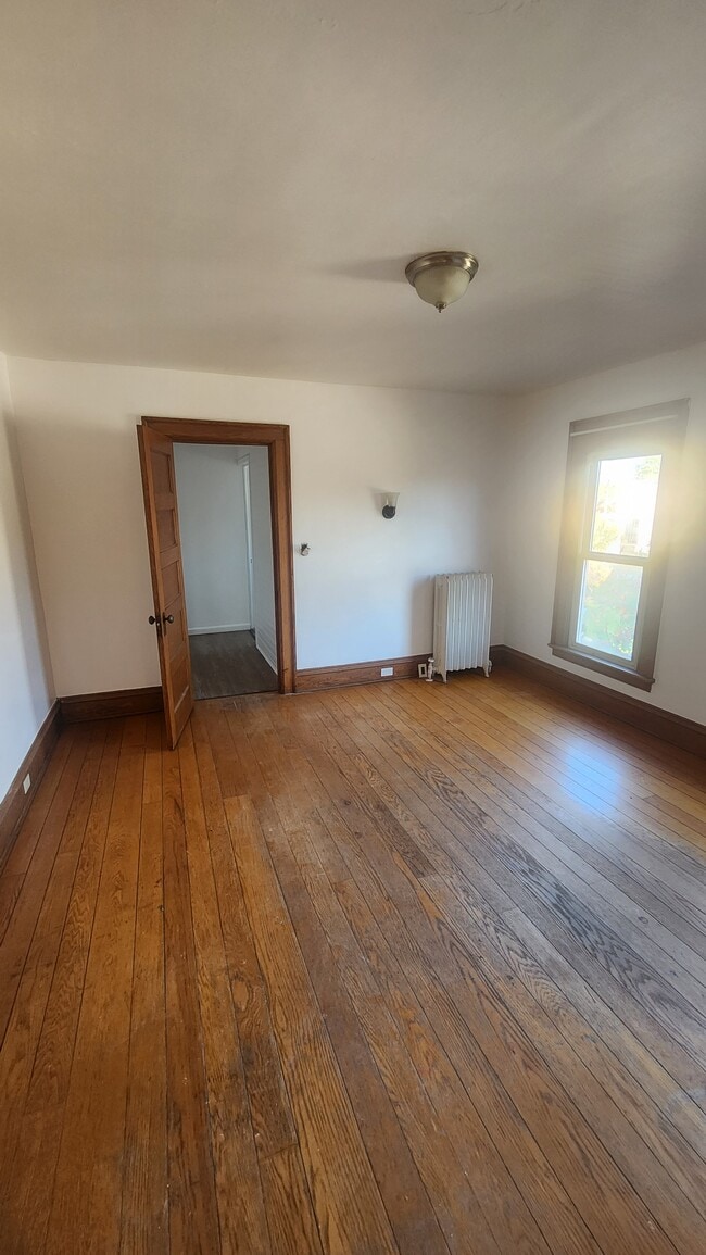 Building Photo - 604 S Roberts Rd