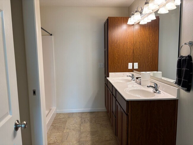 Building Photo - Well maintained 3BD/2BA ranch home in South Lafayette