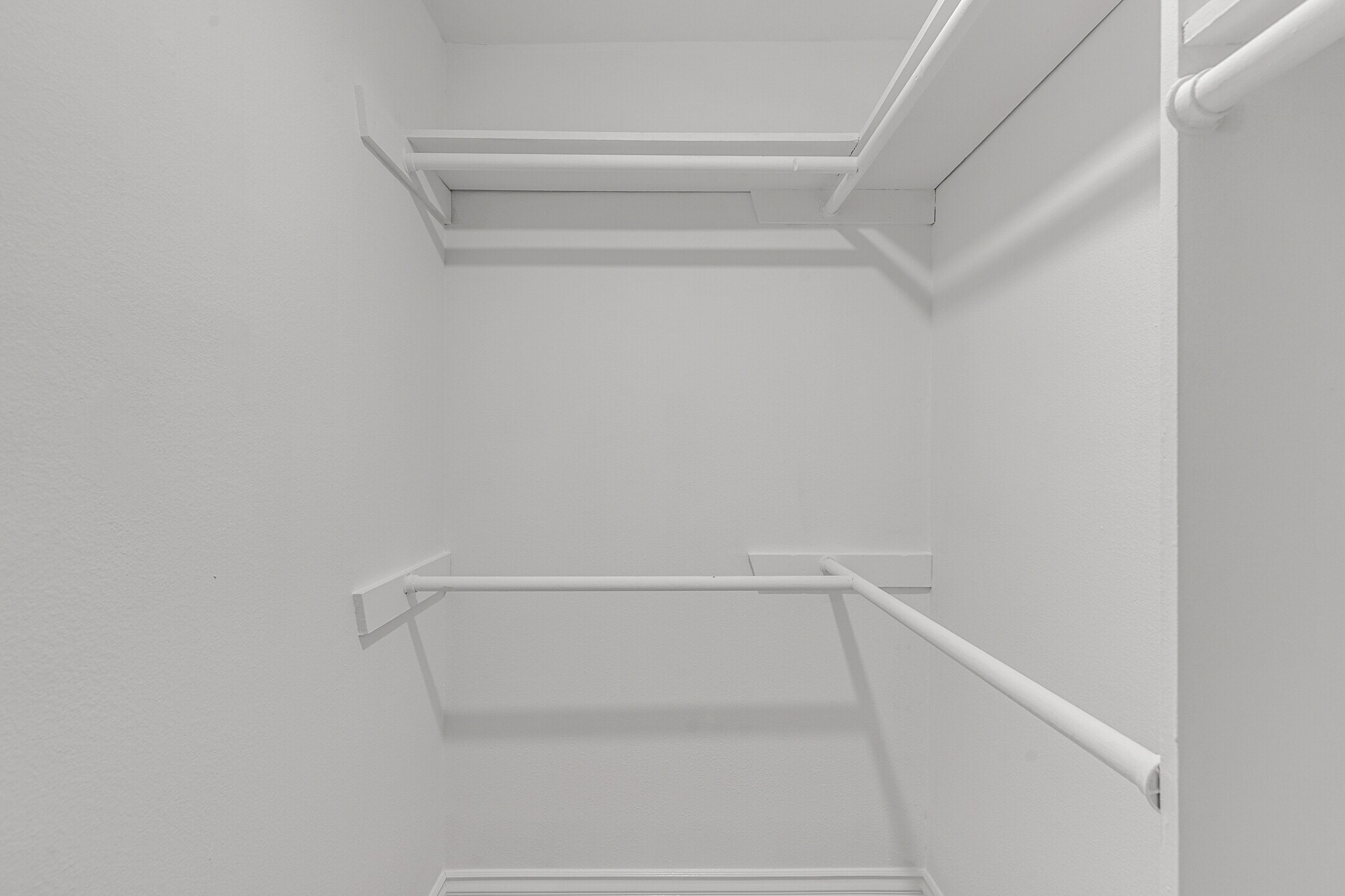 Building Photo - 121 N Croft Ave