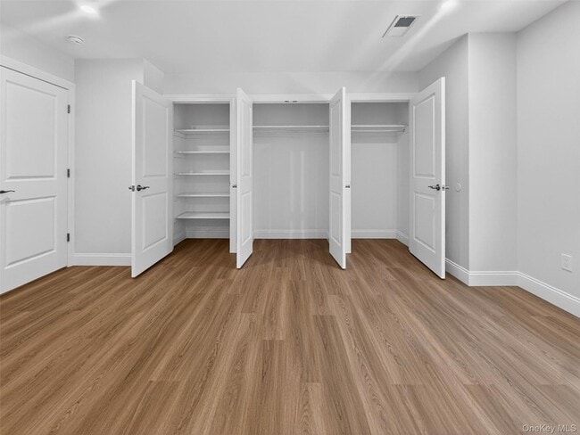 Building Photo - 62 Manor Pl