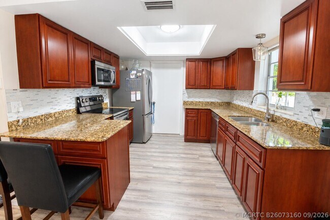 Building Photo - 5605 Winter Garden Pkwy