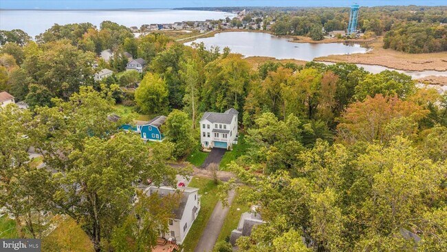 Building Photo - 801 Cedar Ave