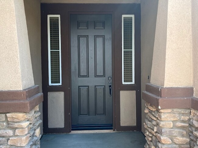 Building Photo - Spacious Menifee 5 Bedroom, 4 Bath Home