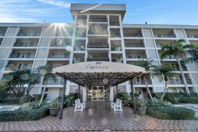 Building Photo - 3001 S Course Dr