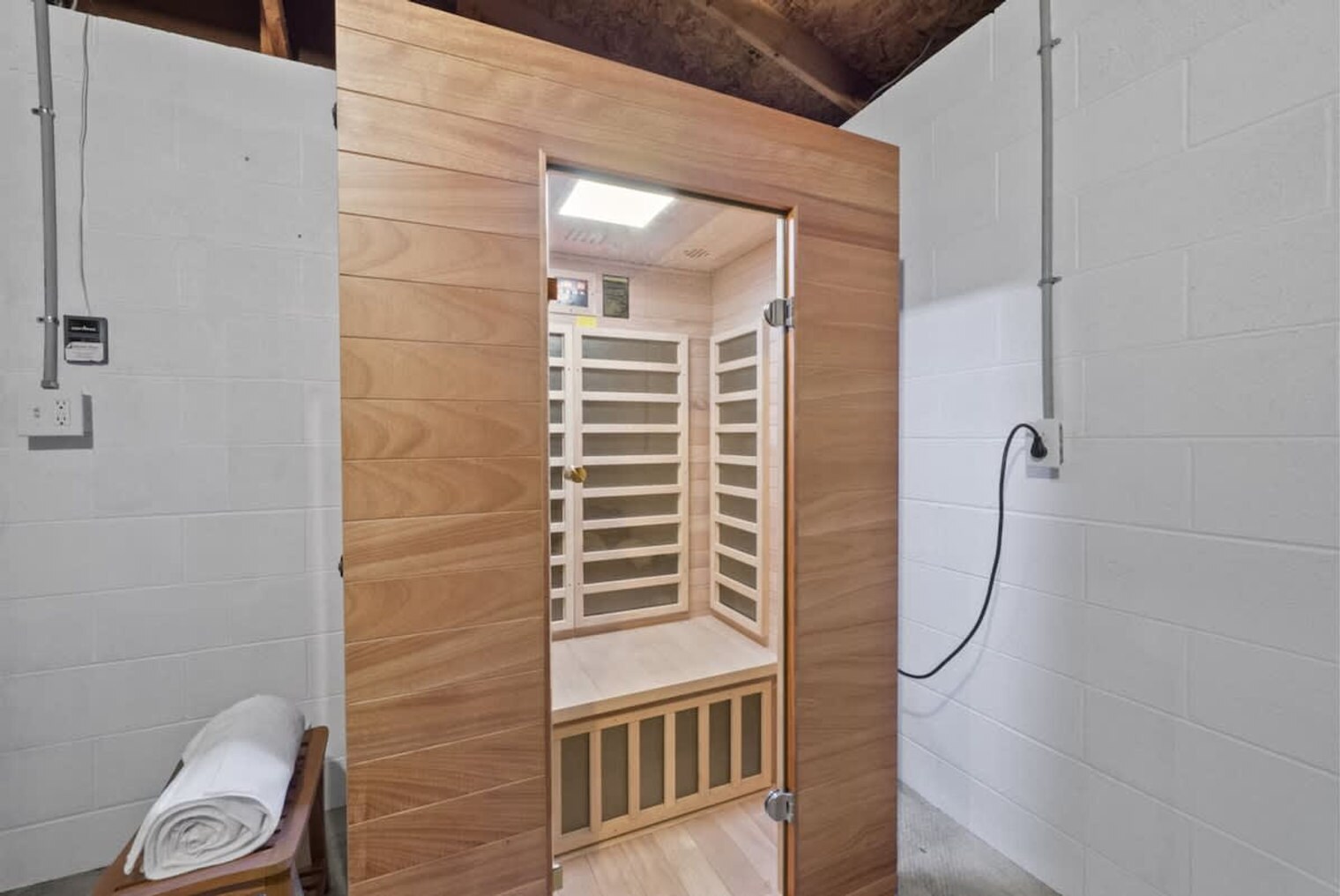 Building Photo - 530 Hanford St