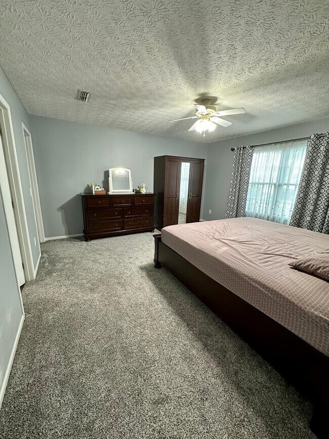 Building Photo - 8691 Pennycress Ln