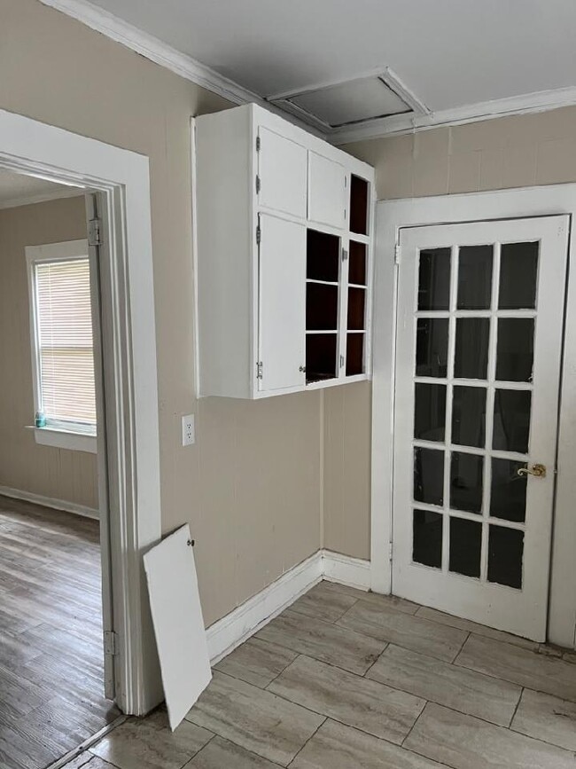 Building Photo - 281 Jones Ave