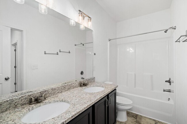 Building Photo - 2108 Charmond Dr