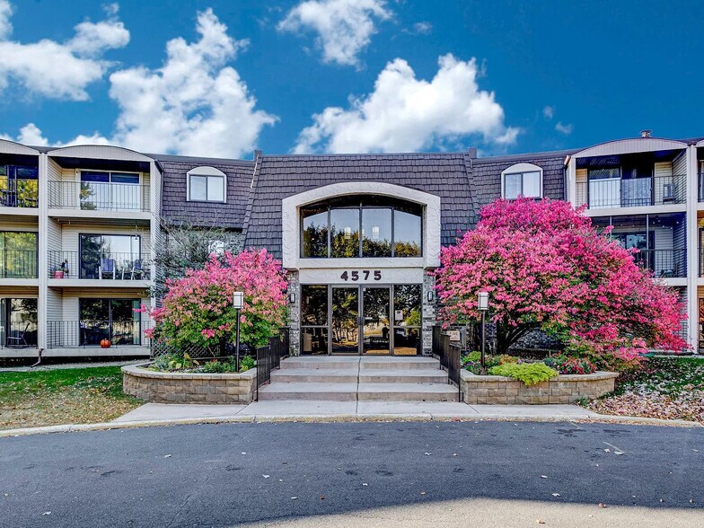 Front Entrance - 4575 W 80th Street Cir