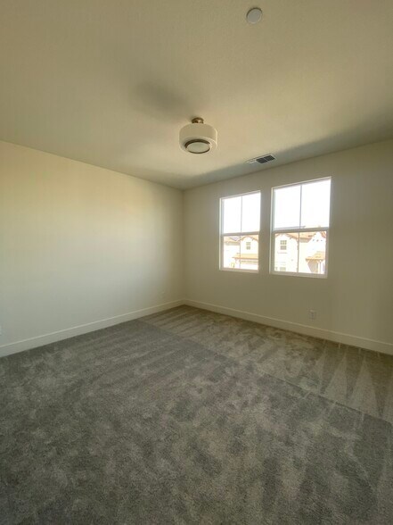 Building Photo - 2466 Elan Dr