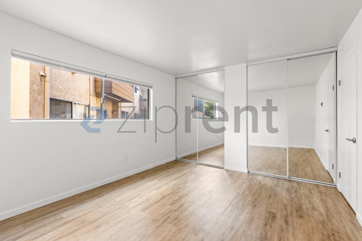 Building Photo - Unit A2