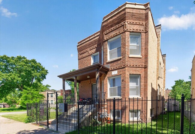 Building Photo - 3622 W Franklin Blvd