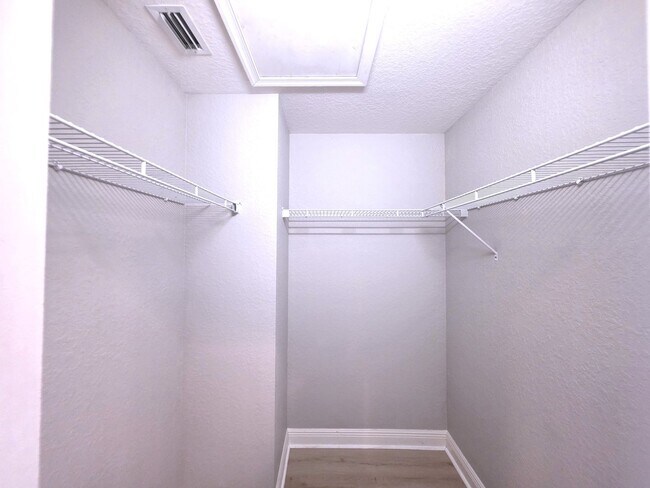 Building Photo - Vero Beach Rentals. Vero Beach Rent, LLC and Property Management Company