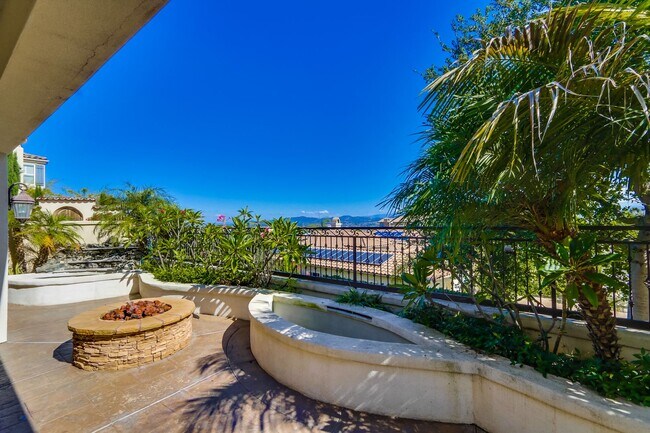 Building Photo - Beautiful 4 bedroom, 4.5 bathroom Home in the Varadero Community