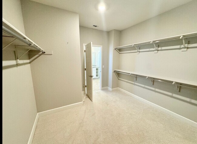 Building Photo - Beautiful home in Springlake!!