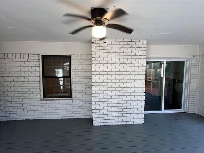 Building Photo - 3434 Palace Ct