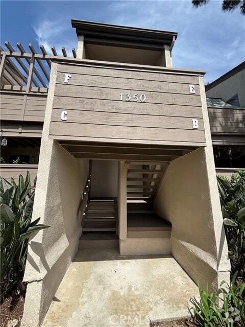 Building Photo - 1350 Cabrillo Park Dr