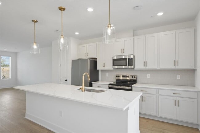 Building Photo - 15219 Hamlin Pk Dr